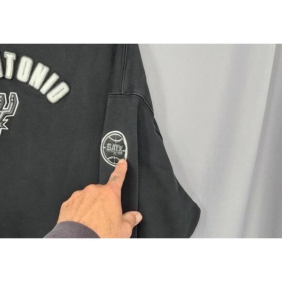 San Antonio Spurs Sweatshirt Womens XL Black NBA Basketball Cropped Crewneck - Picture 4 of 16